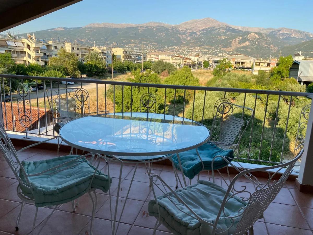 Sunny Apartment With Mountain View Patras Exterior foto